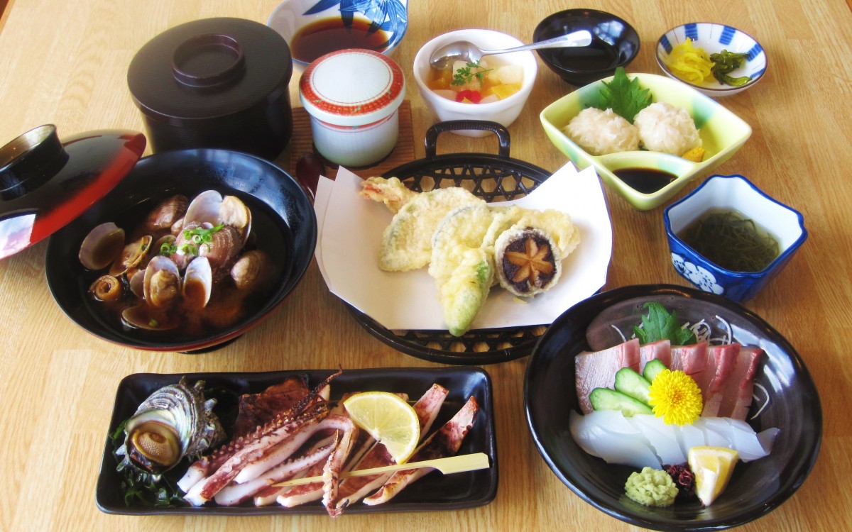日本海御膳（ 全十品）の画像
